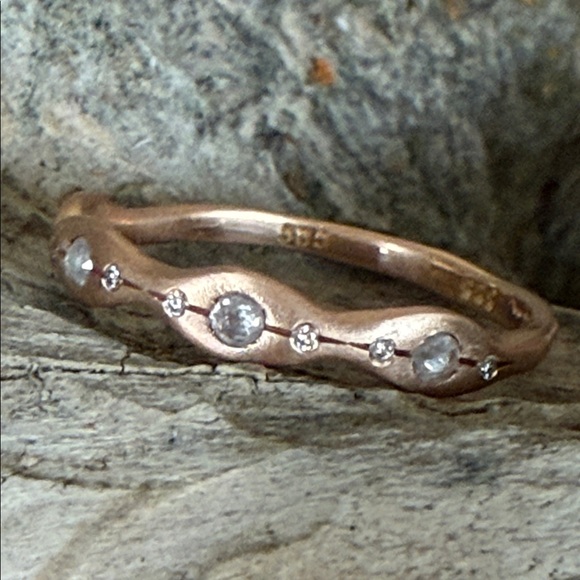 Siricam “Diamond Carousel Ring” in rose gold. New with tags from Sundance. - Picture 3 of 4